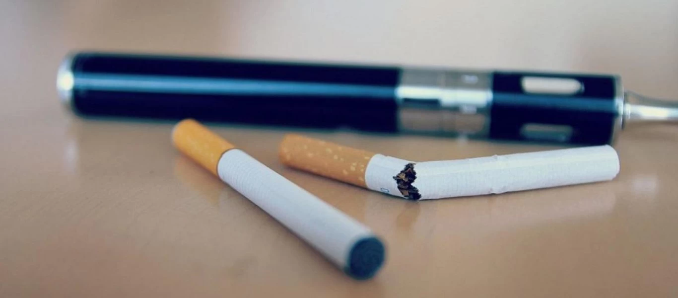 Πόσο κακό κάνει η παράλληλη χρήση τσιγάρου και ηλεκτρονικού τσιγάρου; - Έρευνα απαντά